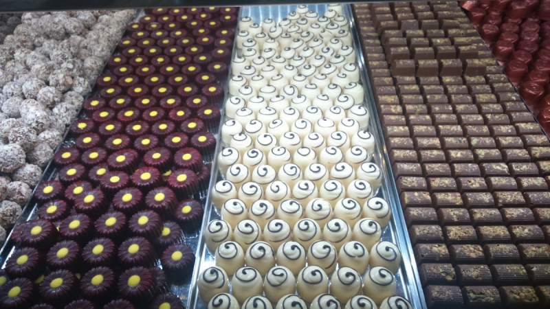 chocolaterie-CABRIS-min_chocolates_milk_chocolate_white_chocolate_truffles_candy_food_treat_cacao-1213769